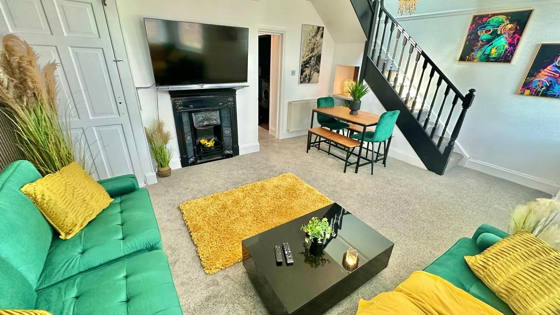 Modern Three Bedroom Gem Near Beach - Sleeps 6 - Steam Shower Cabin - Fast Wifi - Garden Bournemouth