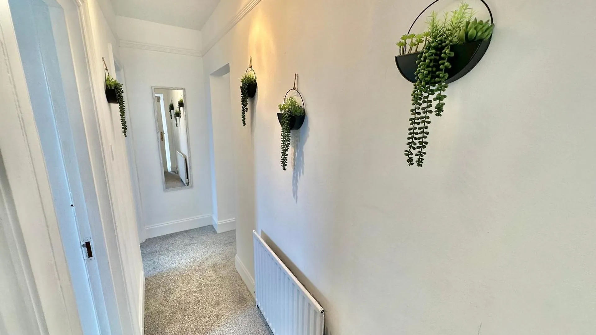 Apartman Modern Three Bedroom Gem Near Beach - Sleeps 6 - Steam Shower Cabin - Fast Wifi - Garden Bournemouth