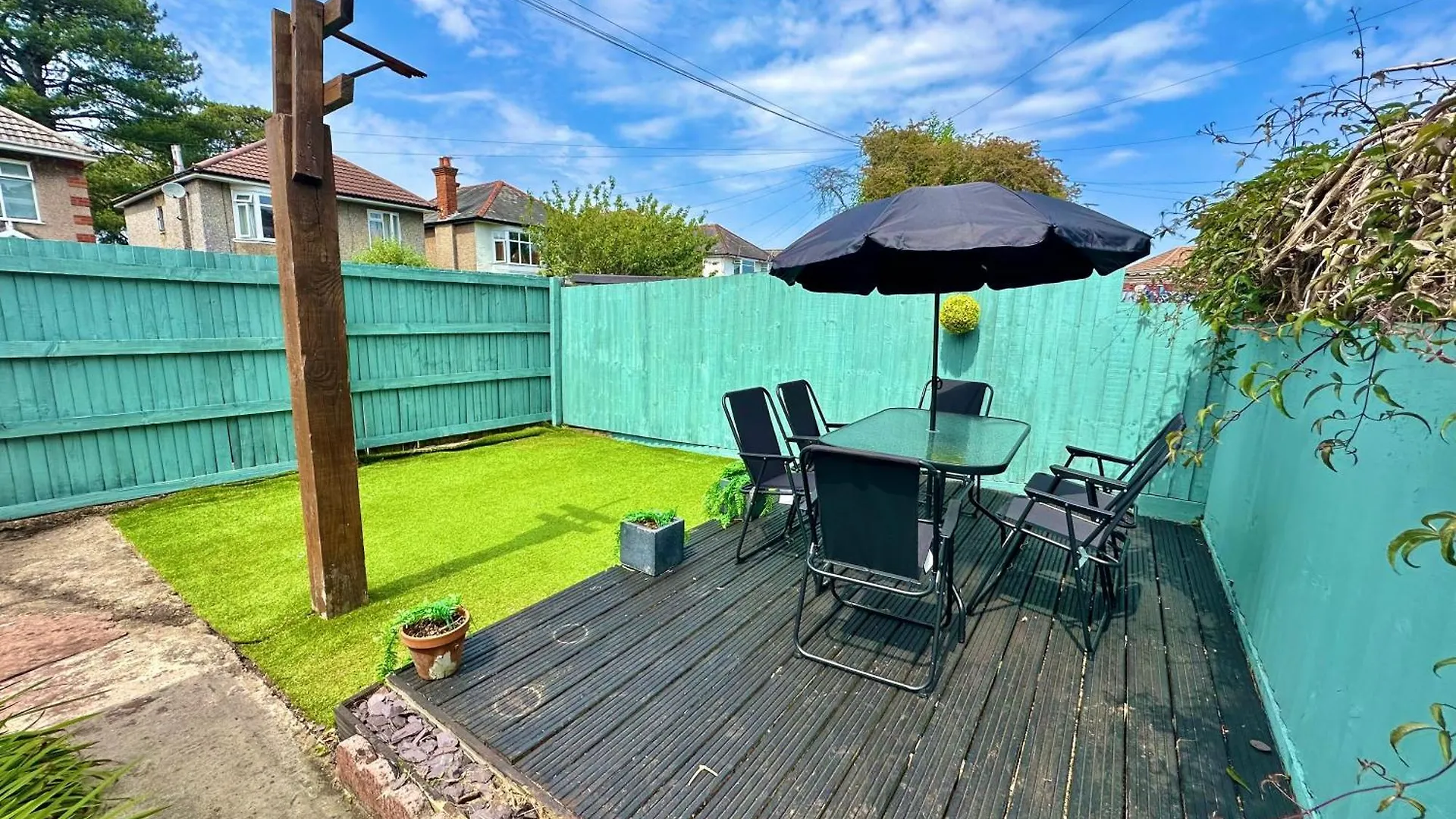 Modern Three Bedroom Gem Near Beach - Sleeps 6 - Steam Shower Cabin - Fast Wifi - Garden Bournemouth Regno Unito